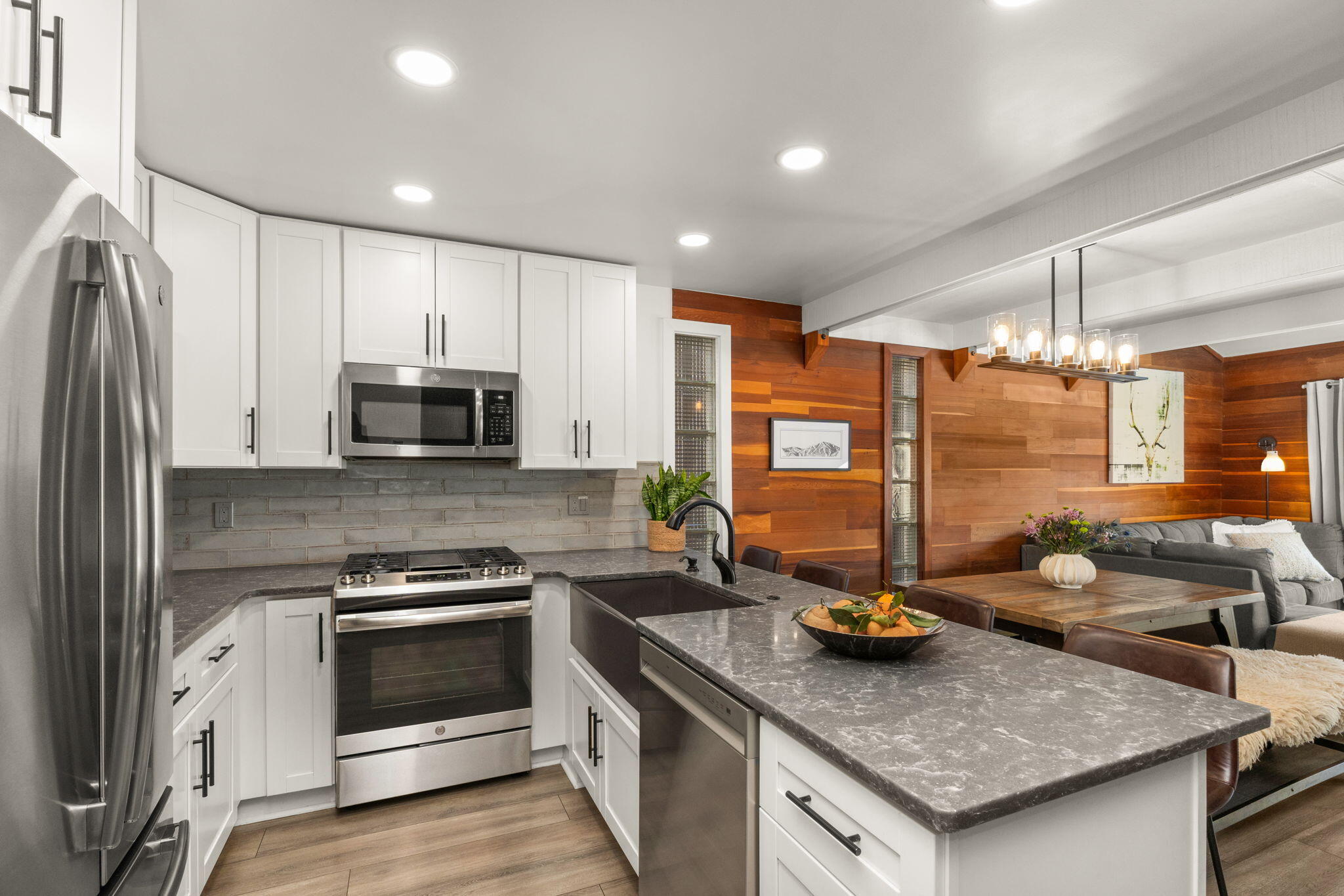119 Picabo Street, Unit B2 Ketchum, ID 83340 - Photo 6 of 40 Remodeled kitchen