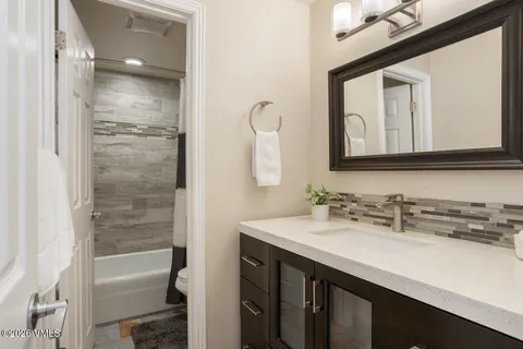 $1,049,000 | 1040 Vail View Drive, Unit 305, Vail, CO 81657