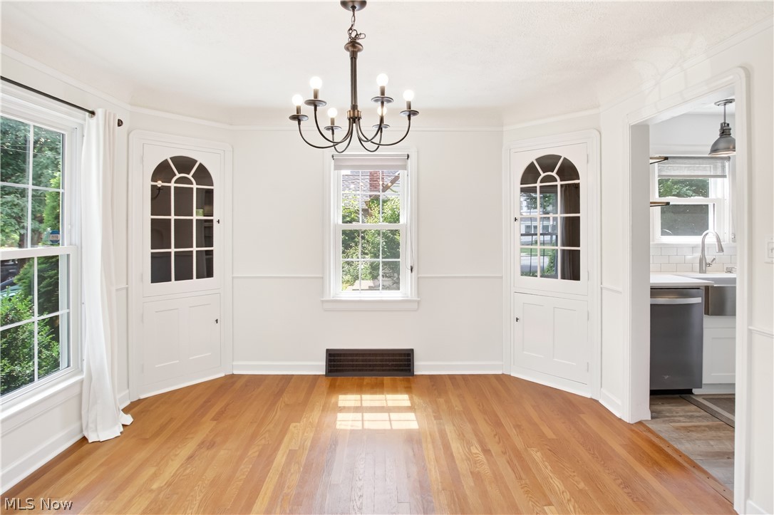 16305 Munn Road Cleveland, OH 44111 - Photo 4 of 36