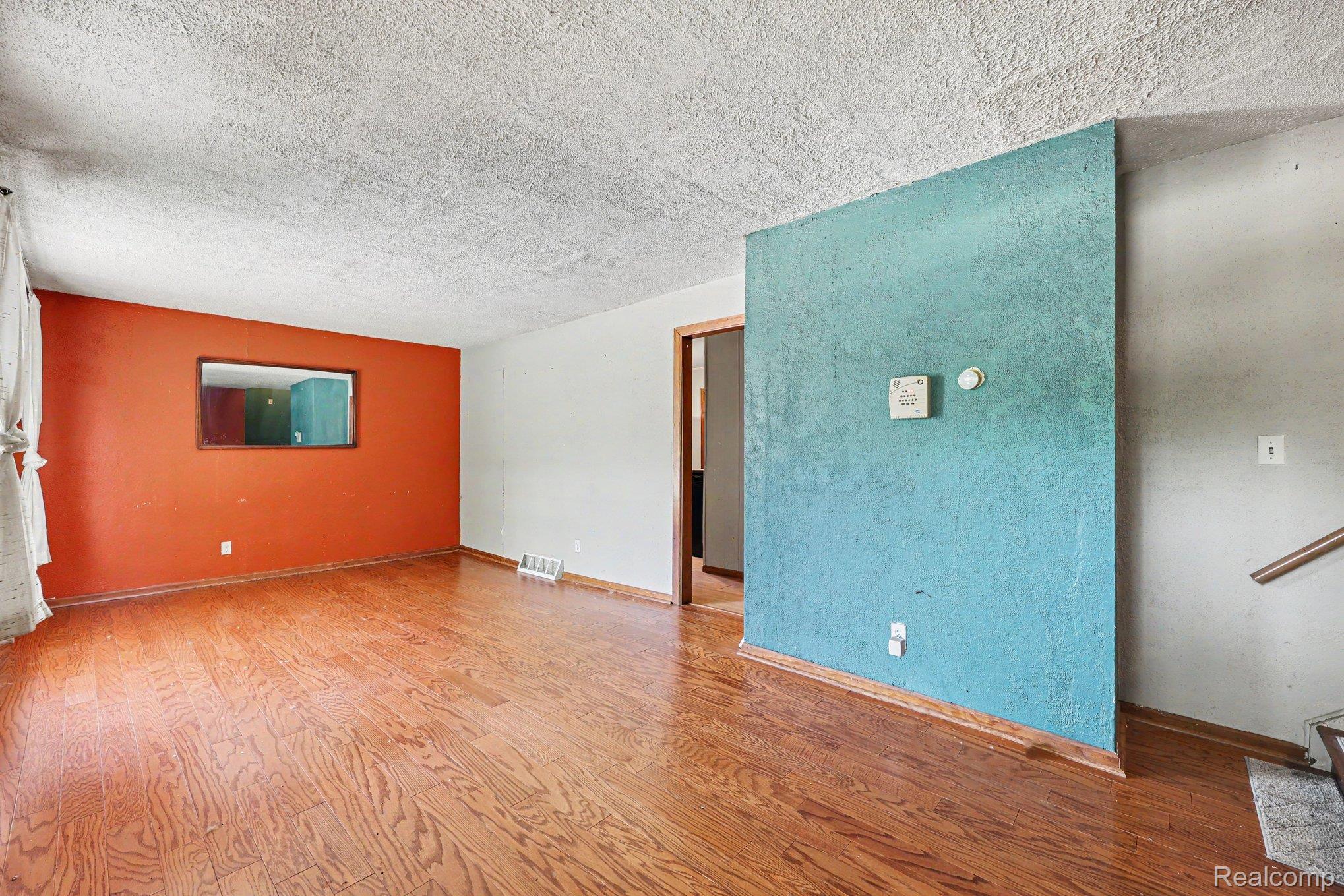 507 Brookside Road Ypsilanti, MI 48197 - Photo 3 of 57 028_file_8903.jpg