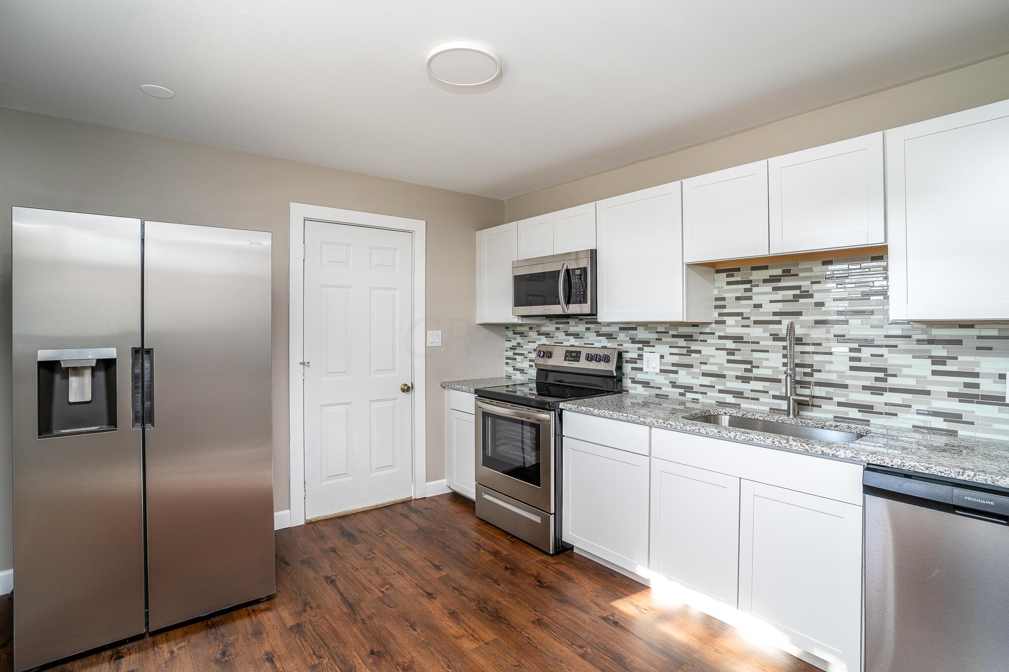 2823 Hillgate Road Columbus, OH 43207 - Photo 6 of 18 57132939-6D7D-4BFE-B233-8B92F058633A