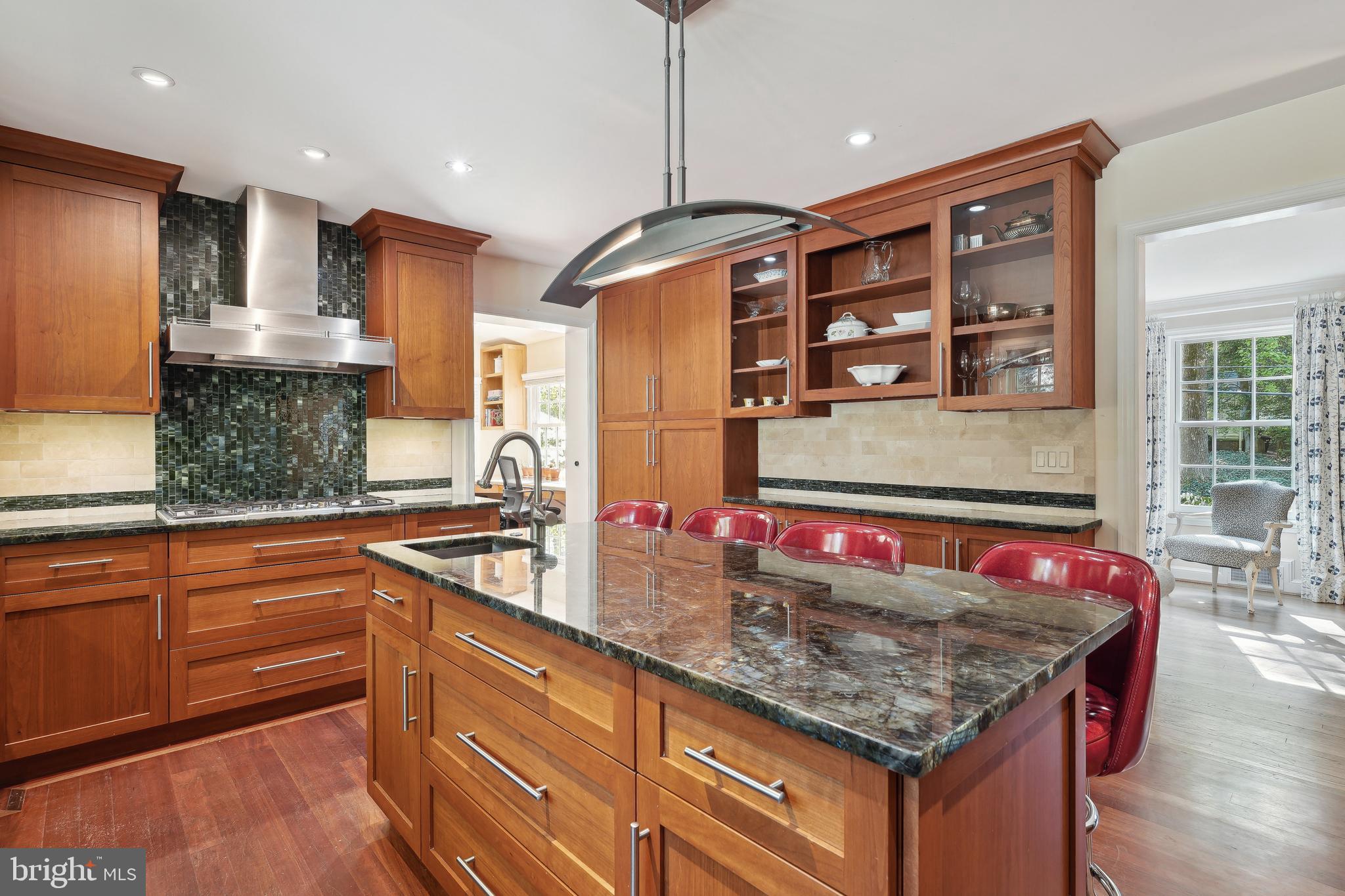 5917 Ramsgate Road Bethesda, MD 20816 - Photo 9 of 28 Gallery Image 9