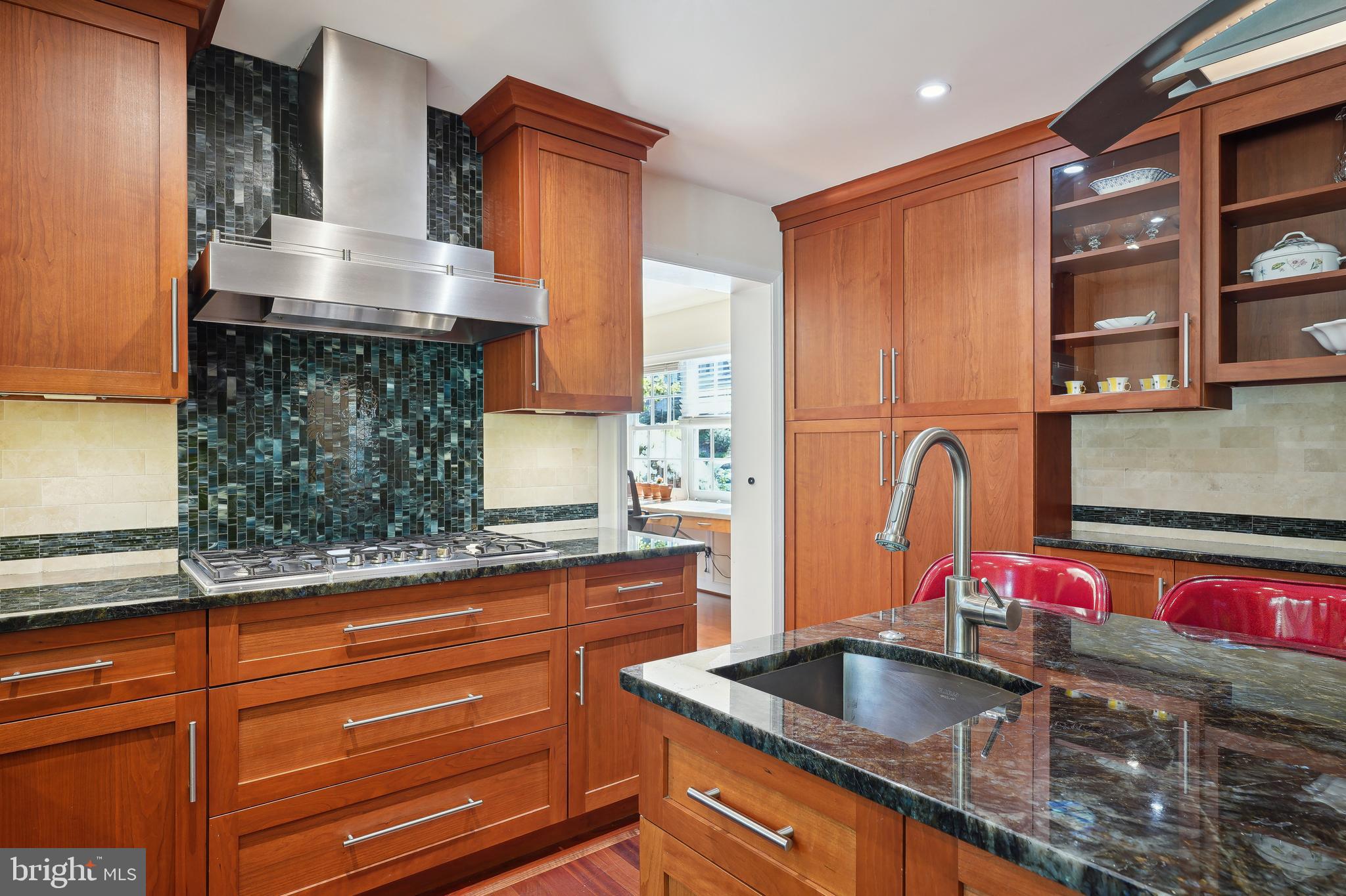 5917 Ramsgate Road Bethesda, MD 20816 - Photo 10 of 28 Gallery Image 10