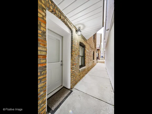 $2,800 | 1445 North Mohawk Street, Unit LL, Chicago, IL 60610