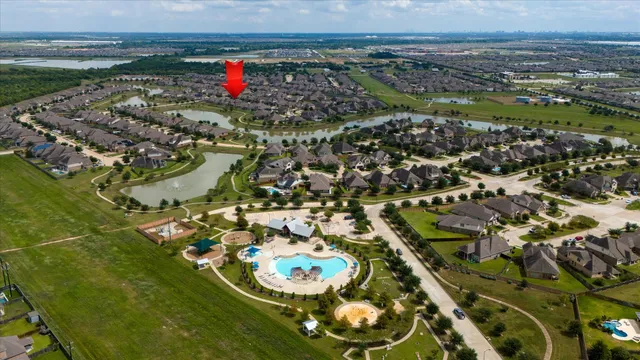 a view of a water fountain