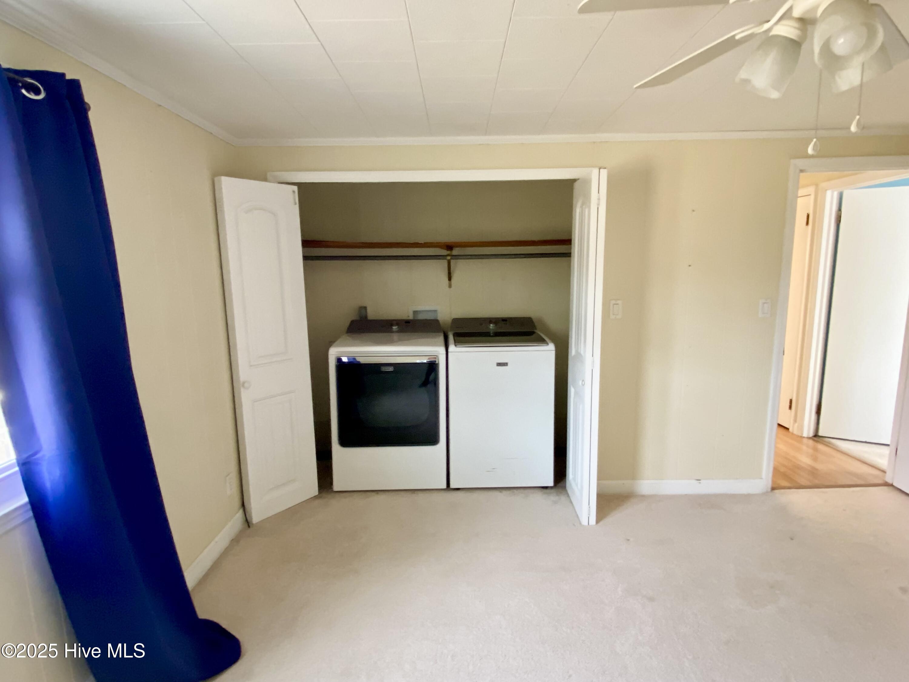 112 Croaker Street Davis, NC 28524 - Photo 21 of 28 Washer/dryer included