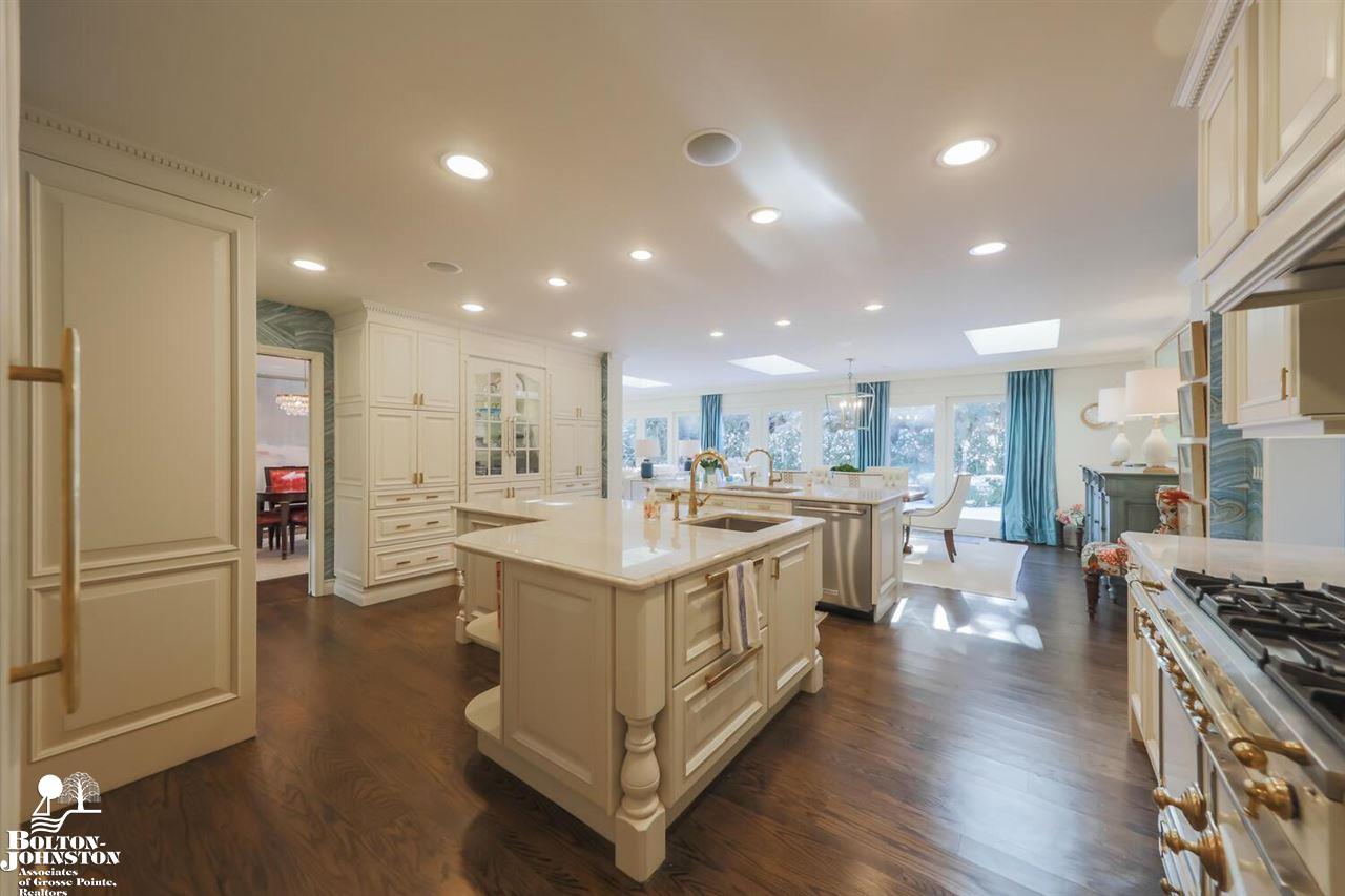 9 Stratton Place Grosse Pointe Shores, MI 48236 - Photo 32 of 68