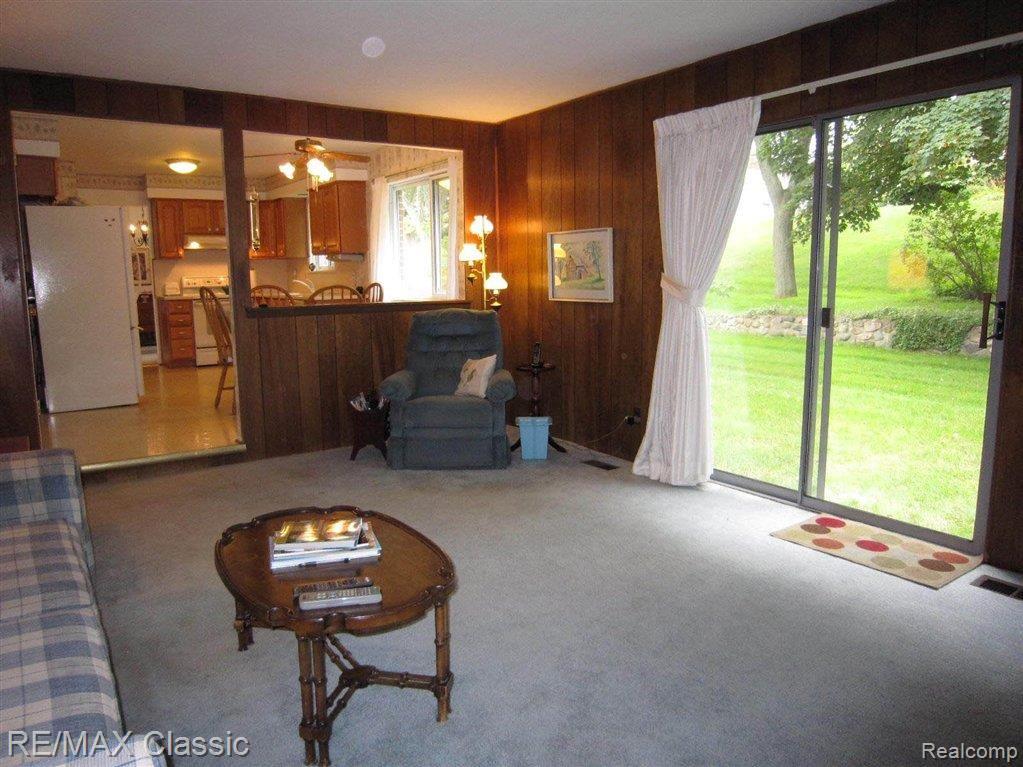 36709 Saxony Road Farmington, MI 48335 - Photo 11 of 12 saxonyfr1.jpg