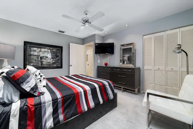 $325,000 | 5 Eastgate Drive, Unit C, Boynton Beach, FL 33436