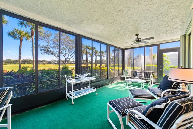 $325,000 | 5 Eastgate Drive, Unit C, Boynton Beach, FL 33436