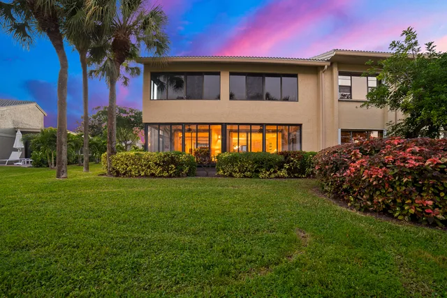 $325,000 | 5 Eastgate Drive, Unit C, Boynton Beach, FL 33436