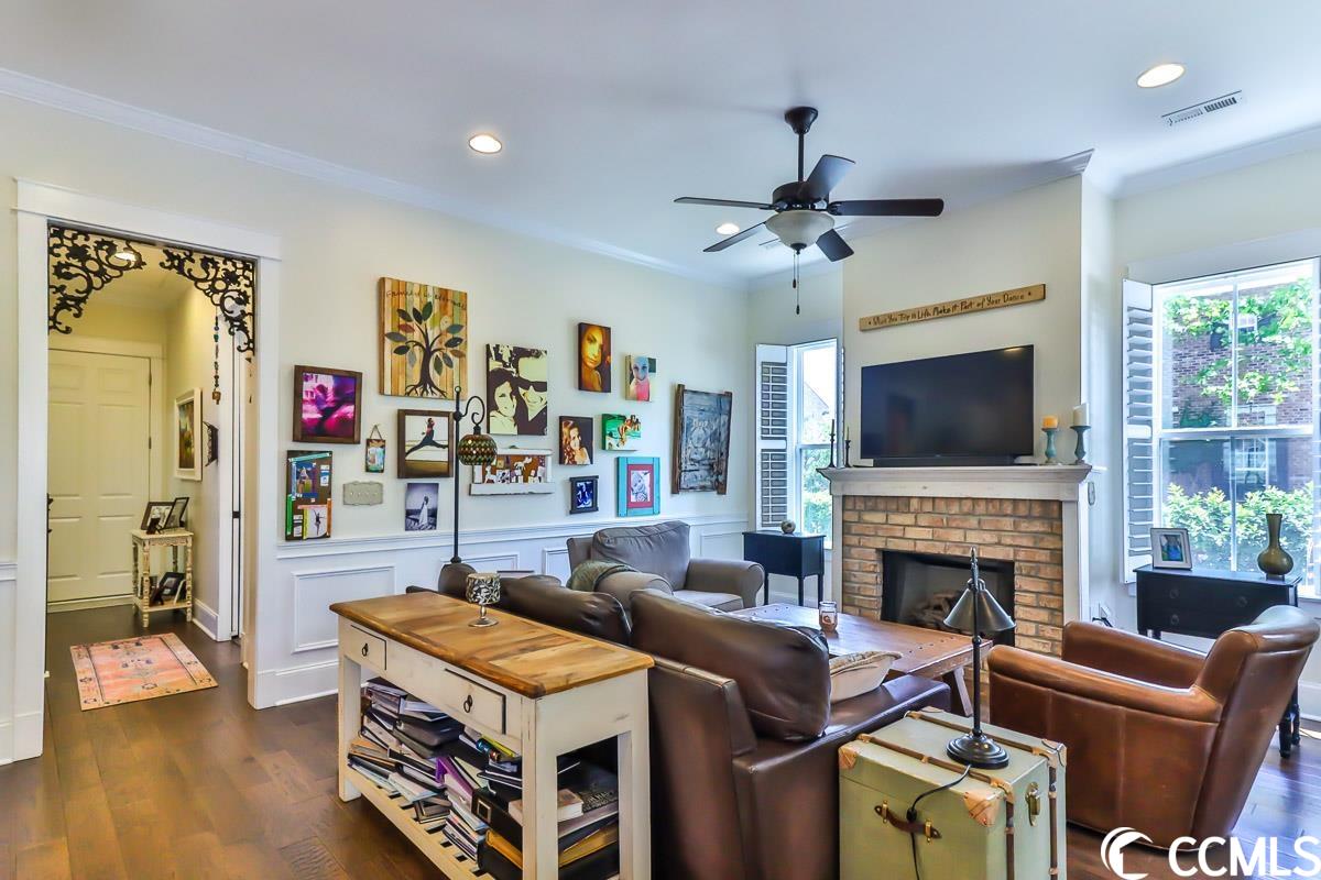 927 Iris Street Myrtle Beach, SC 29577 - Photo 3 of 40