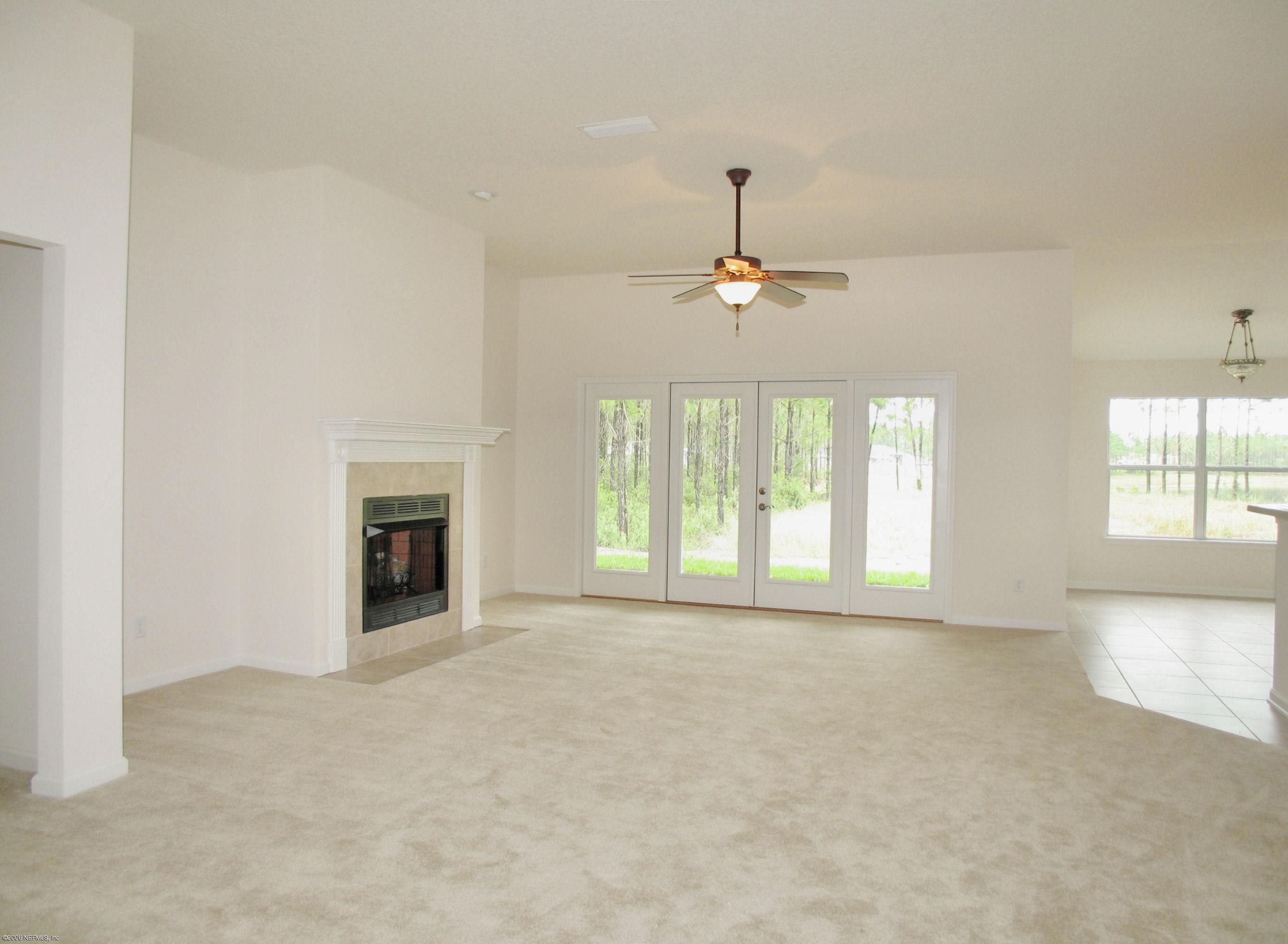 2927 Longleaf Ranch Circle Middleburg, FL 32068 - Photo 2 of 4 Family Room-VG