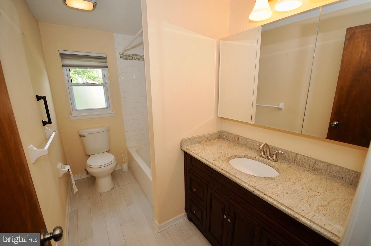 34 Candlestick Road Clementon, NJ 08021 - Photo 21 of 34 Full Bath