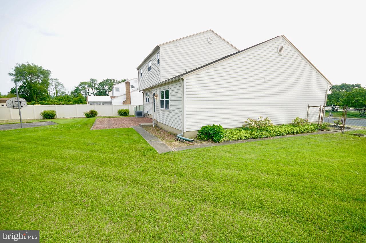 34 Candlestick Road Clementon, NJ 08021 - Photo 31 of 34 Side Yard