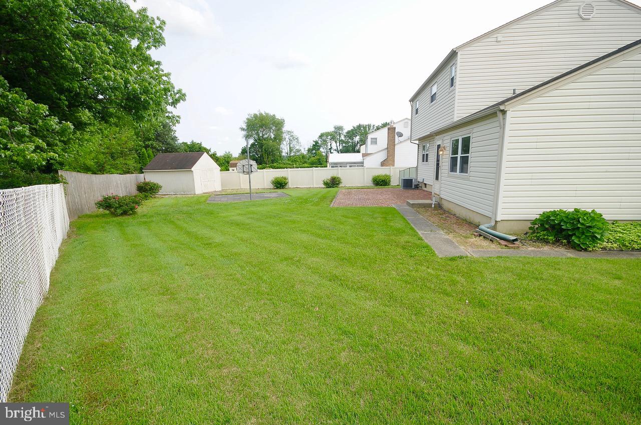 34 Candlestick Road Clementon, NJ 08021 - Photo 32 of 34 Side Yard