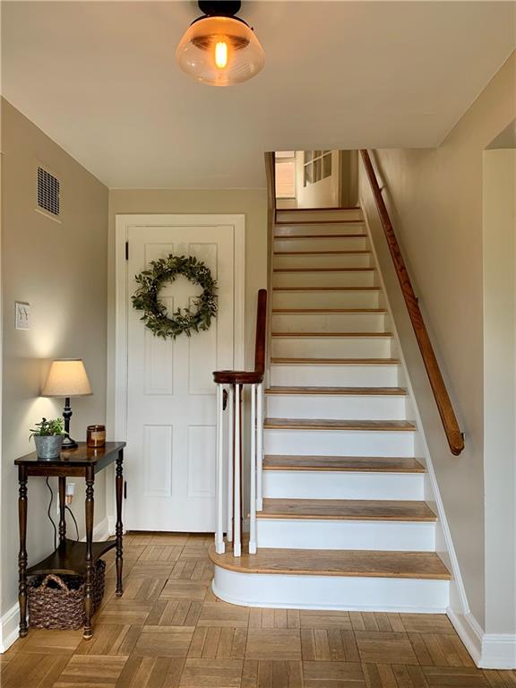 545 Westover Road Pittsburgh, PA 15228 - Photo 3 of 20