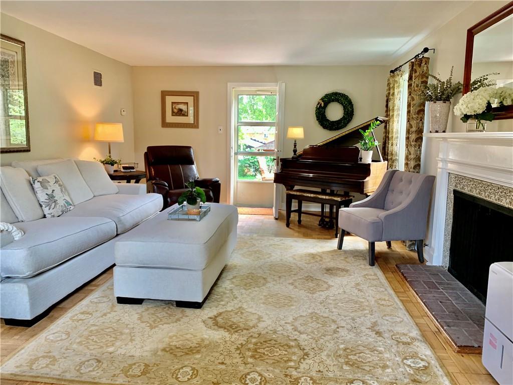 545 Westover Road Pittsburgh, PA 15228 - Photo 4 of 20