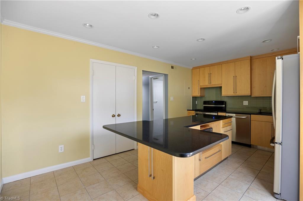 5723 Bramblegate Road, Unit D Greensboro, NC 27409 - Photo 11 of 26 Gallery Image 11