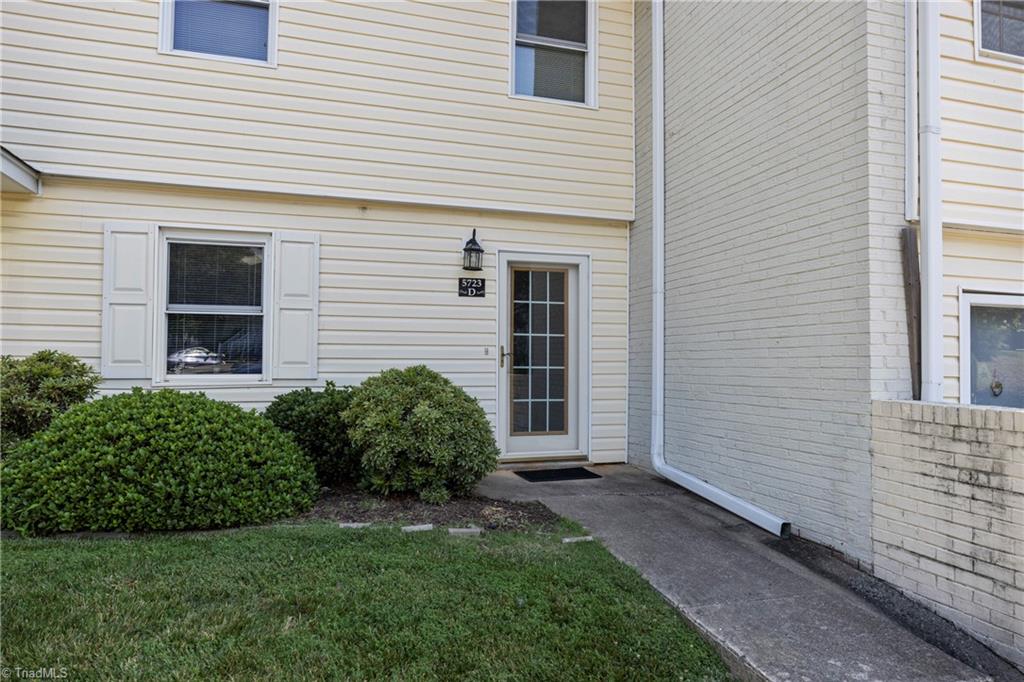 5723 Bramblegate Road, Unit D Greensboro, NC 27409 - Photo 2 of 26 Gallery Image 2