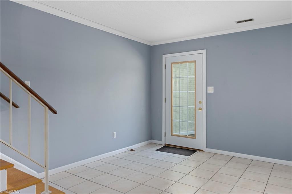 5723 Bramblegate Road, Unit D Greensboro, NC 27409 - Photo 4 of 26 Gallery Image 4