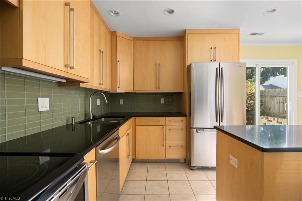 5723 Bramblegate Road, Unit D Greensboro, NC 27409 - Photo 9 of 26 Gallery Image 9