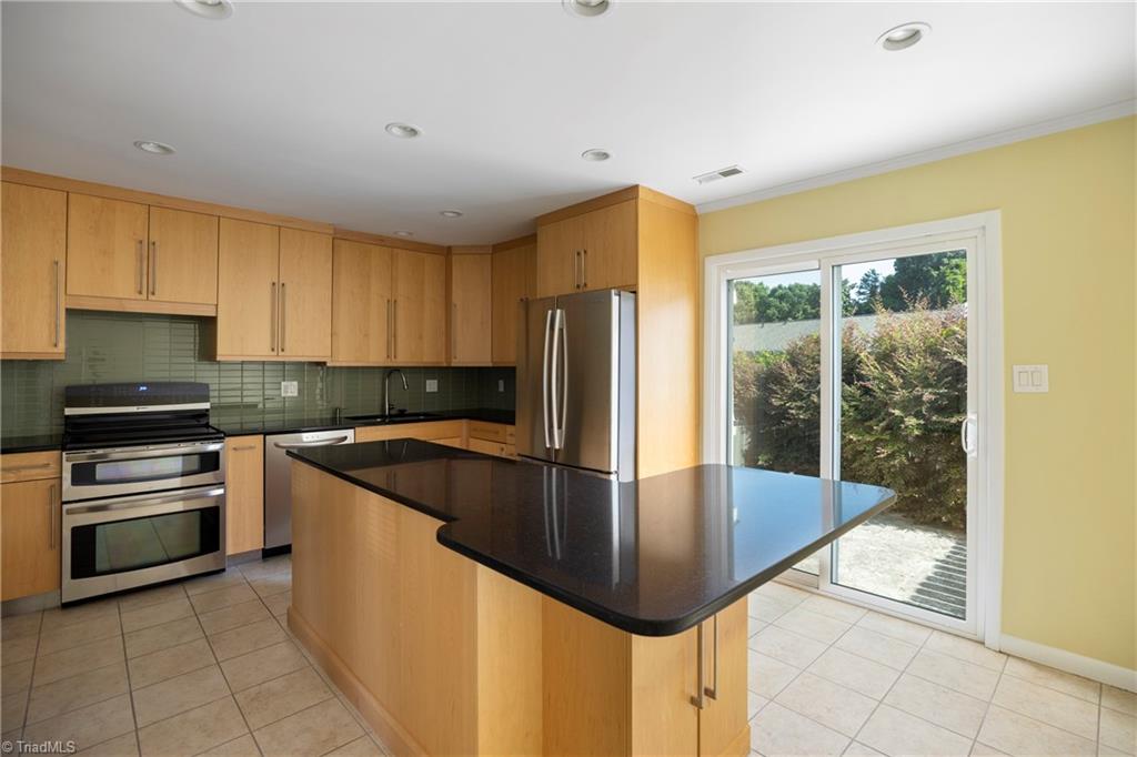 5723 Bramblegate Road, Unit D Greensboro, NC 27409 - Photo 10 of 26 Gallery Image 10