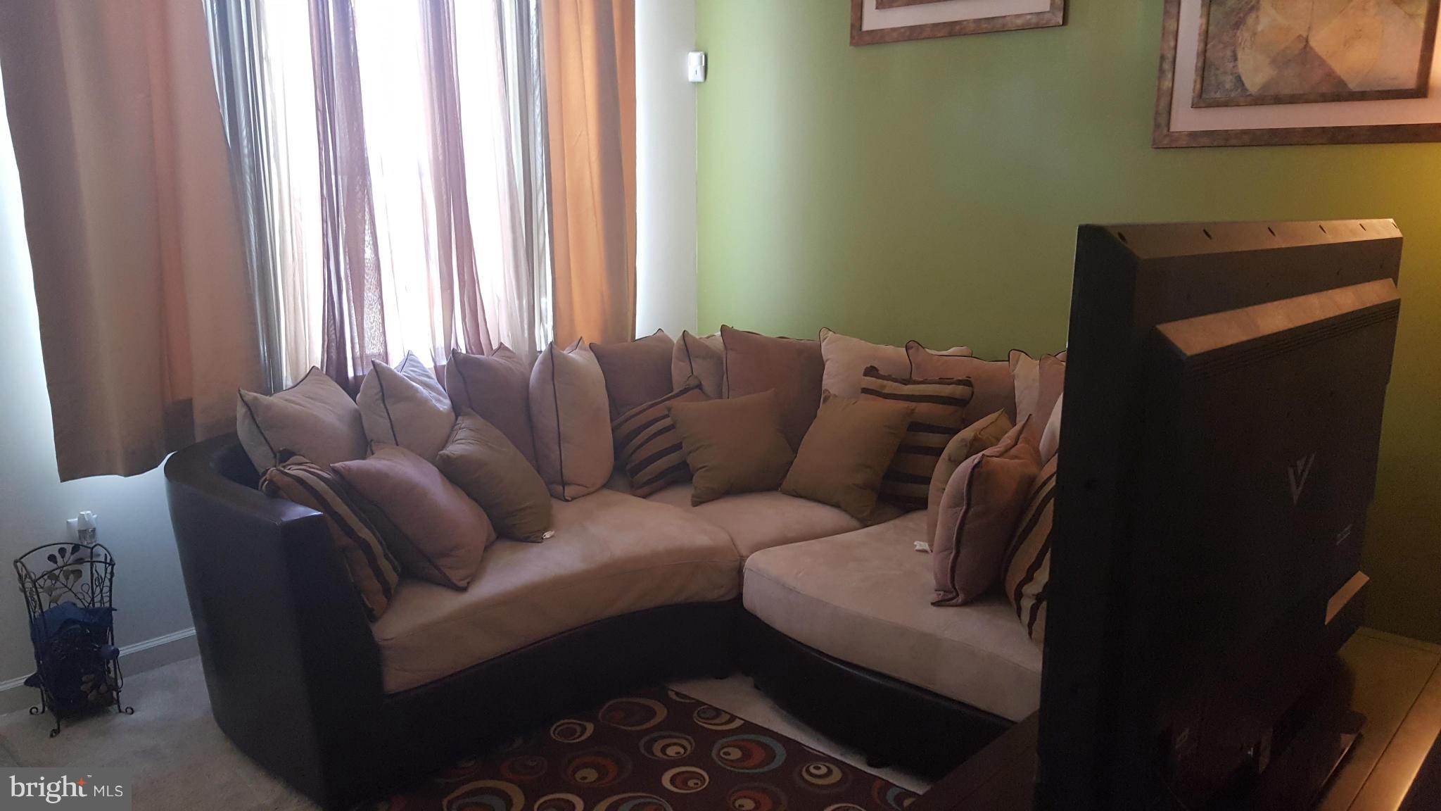 4128 Orchard Ridge Boulevard Baltimore, MD 21213 - Photo 2 of 6 Living Room