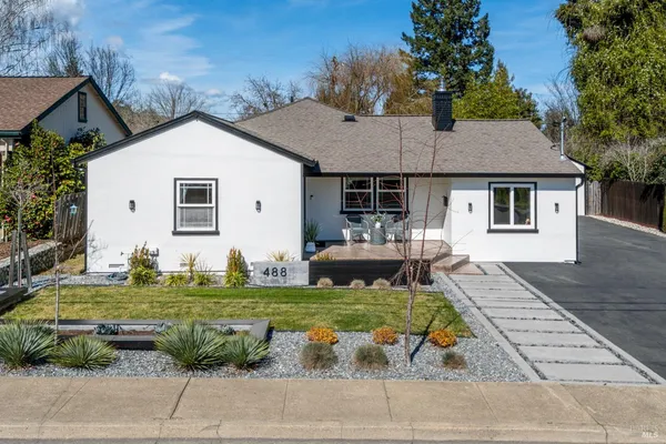 $695,000 | 488 Cochrane Avenue, Ukiah, CA 95482