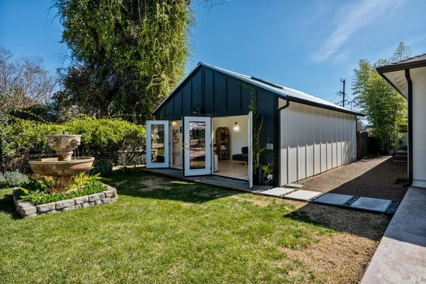 $695,000 | 488 Cochrane Avenue, Ukiah, CA 95482