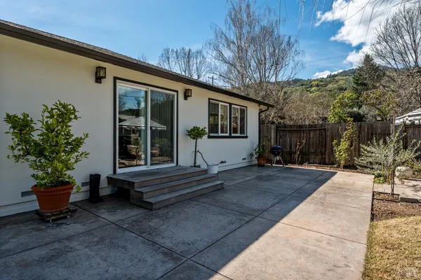 $695,000 | 488 Cochrane Avenue, Ukiah, CA 95482