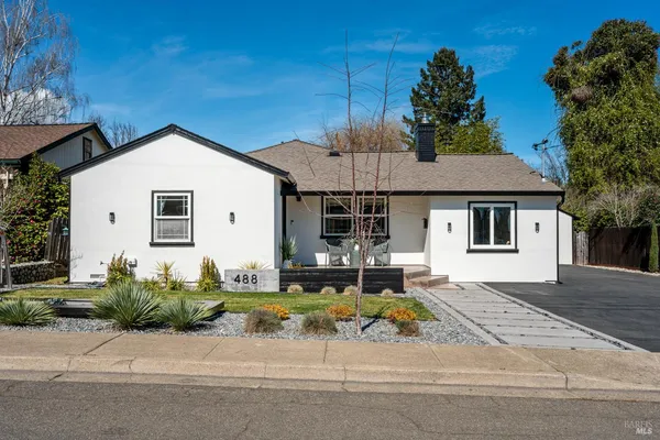 $695,000 | 488 Cochrane Avenue, Ukiah, CA 95482