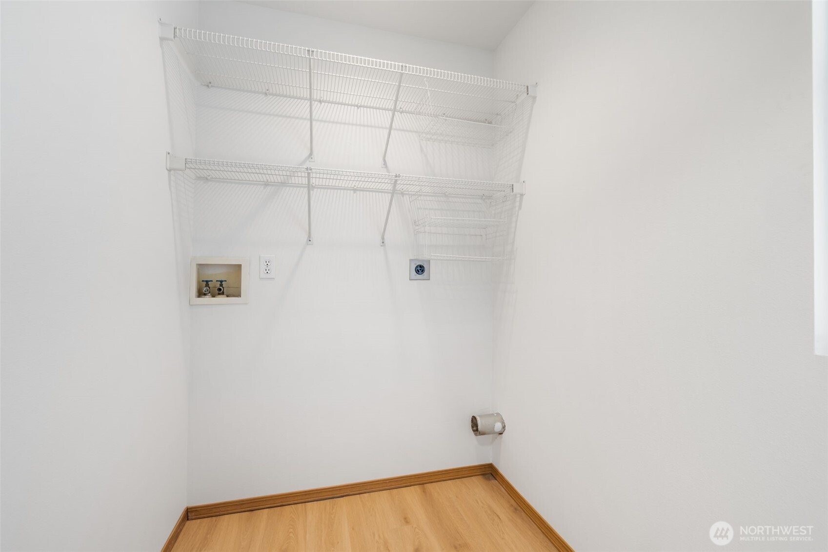 3560 Courtyard Lane Bremerton, WA 98310 - Photo 17 of 26 a view of a small space