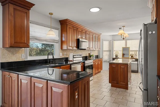 $425,000 | 1516 Fox Ridge Court, Arnold, MO 63010