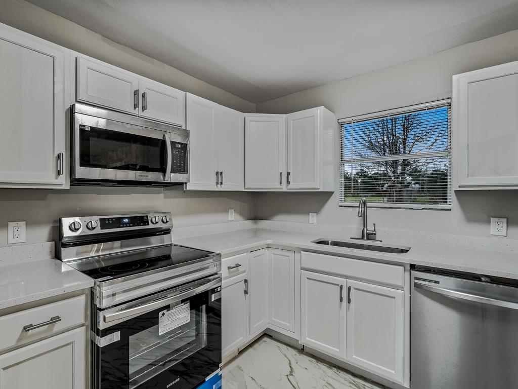 2815 Highway 69 Grand Ridge, FL 32442 - Photo 15 of 30