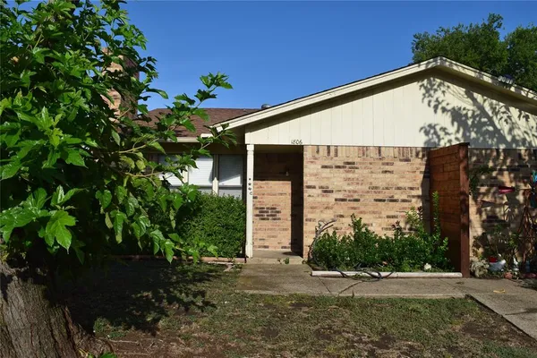 $1,550 | 1806 Family Circle, Grand Prairie, TX 75051