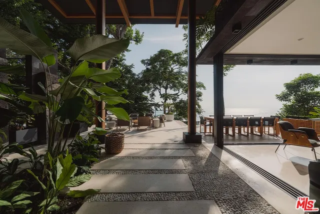 $12,800,000 | 0 Playa Hermosa Santa Teresa Costa Rica, Clare, XX 60111