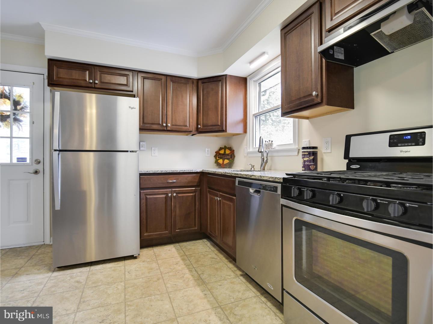4 Aaronson Road Columbus, NJ 08022 - Photo 8 of 25 Kitchen