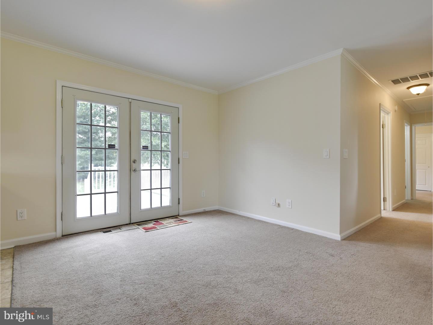 4 Aaronson Road Columbus, NJ 08022 - Photo 9 of 25 Breakfast Room