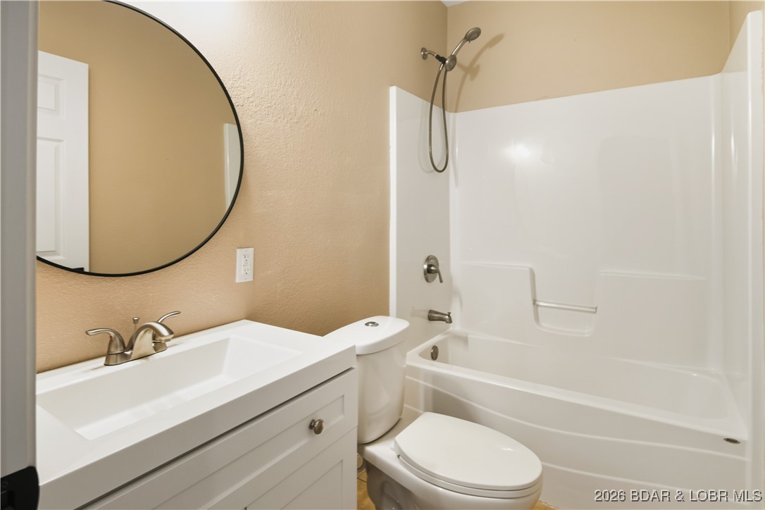 22 Navajo Road Four Seasons, MO 65049 - Photo 30 of 42 Private downstairs bathroom