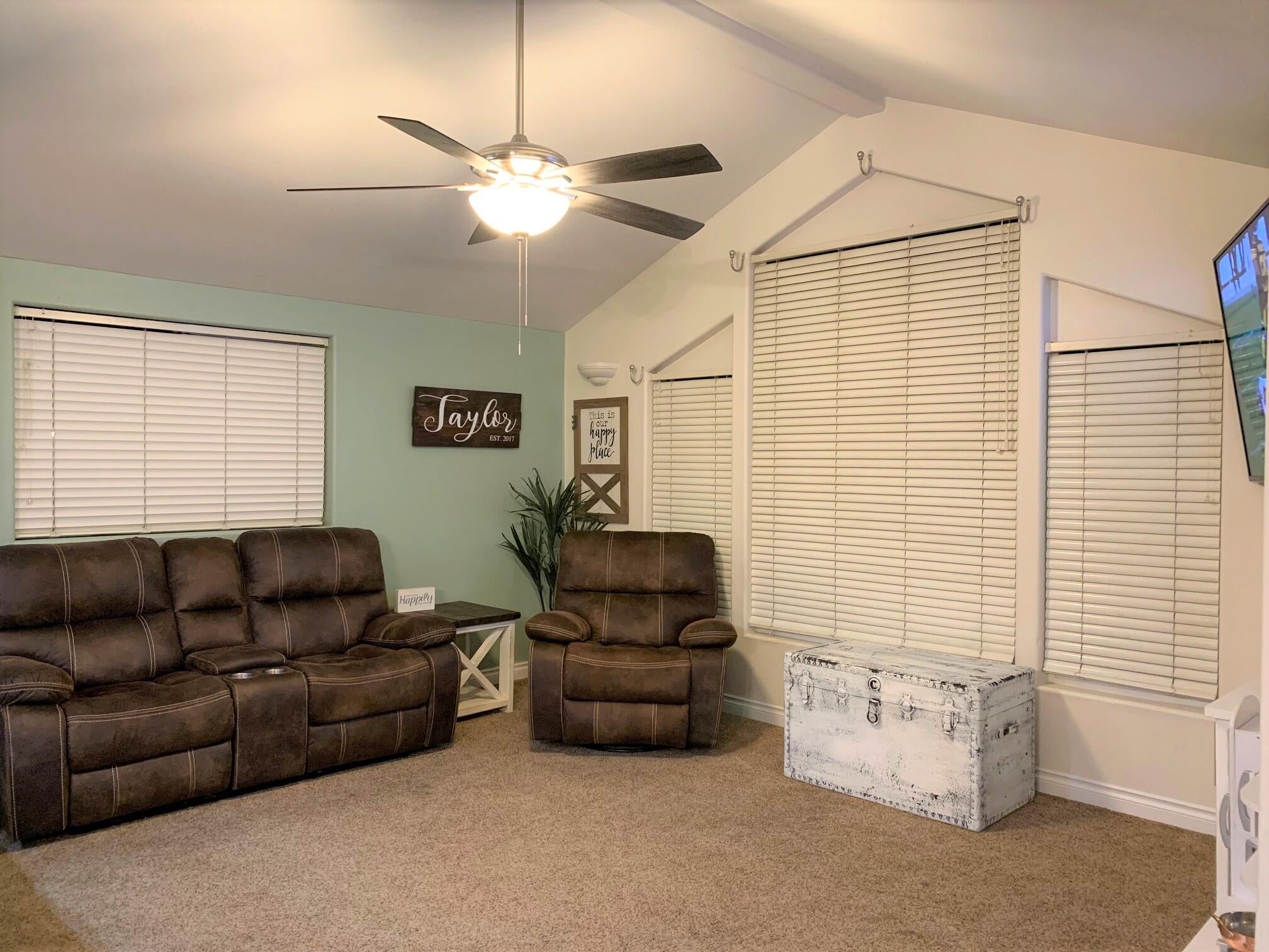 1224 Rochelle Court Central Point, OR 97502 - Photo 4 of 16 11