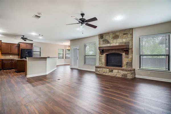 $560,000 | 809 Longridge Drive, Denton, TX 76205