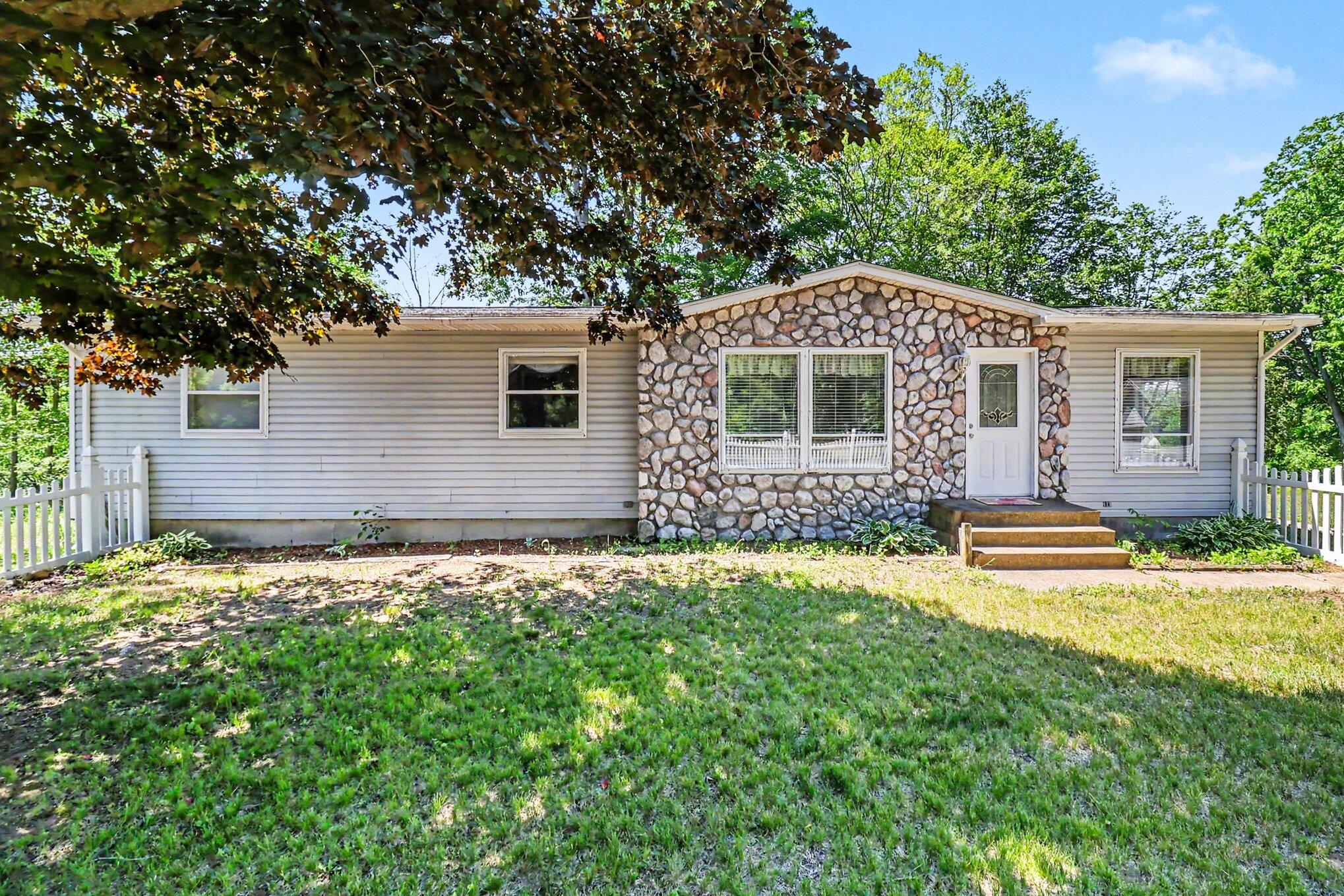 16541 Schofield Road Hersey, MI 49639 - Photo 2 of 40 002_file_7788