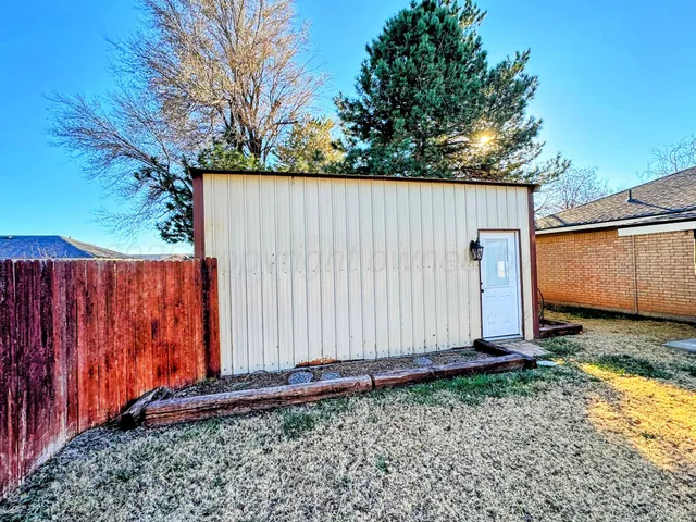 $169,500 | 2509 Grinnell Drive, Perryton, TX 79070