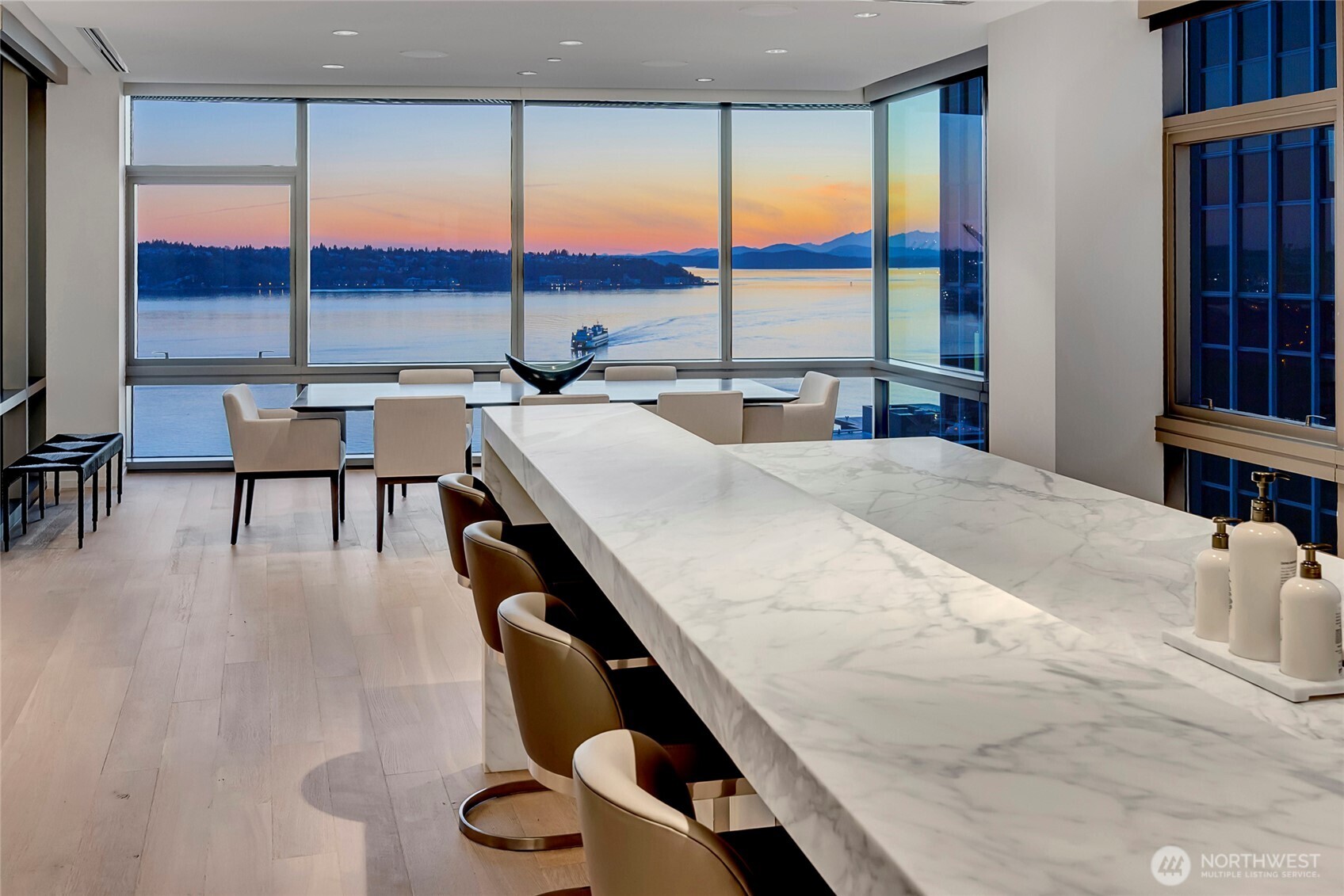 715 2nd Avenue, Unit 1702 Seattle, WA 98104 - Photo 12 of 38