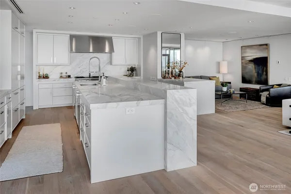 $4,000,000 | 715 2nd Avenue, Unit 1702, Seattle, WA 98104