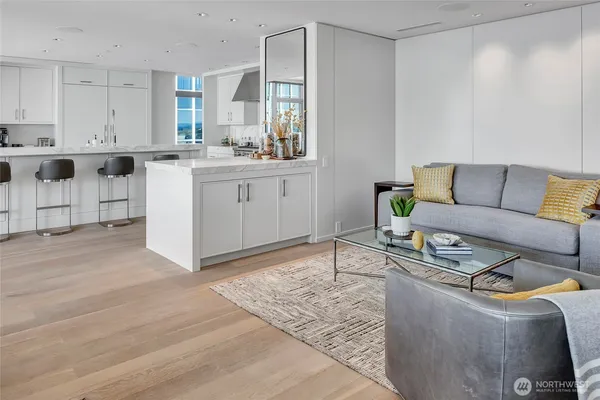 $4,000,000 | 715 2nd Avenue, Unit 1702, Seattle, WA 98104