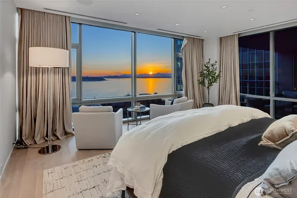 $4,000,000 | 715 2nd Avenue, Unit 1702, Seattle, WA 98104