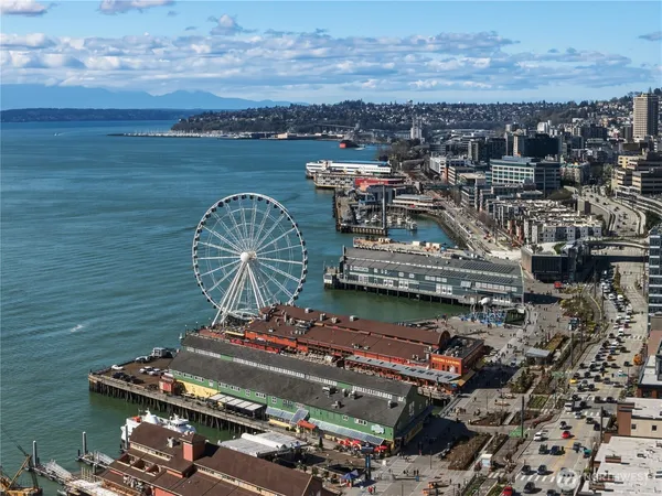 $4,000,000 | 715 2nd Avenue, Unit 1702, Seattle, WA 98104