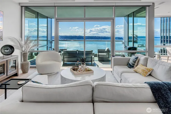 $4,000,000 | 715 2nd Avenue, Unit 1702, Seattle, WA 98104